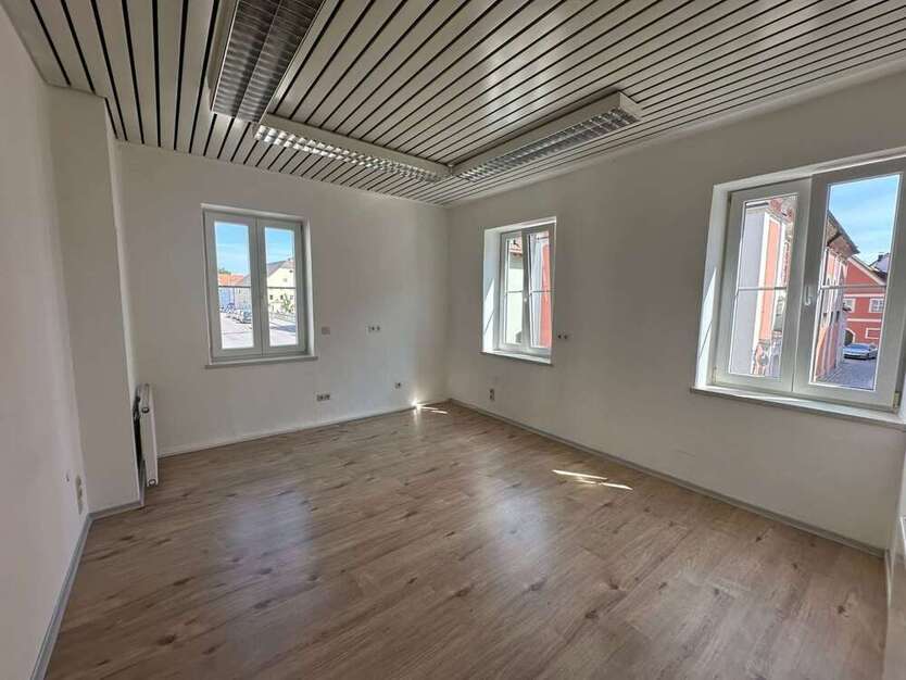 Wohnung zum Mieten in Landshut 2.000 € 140 m²