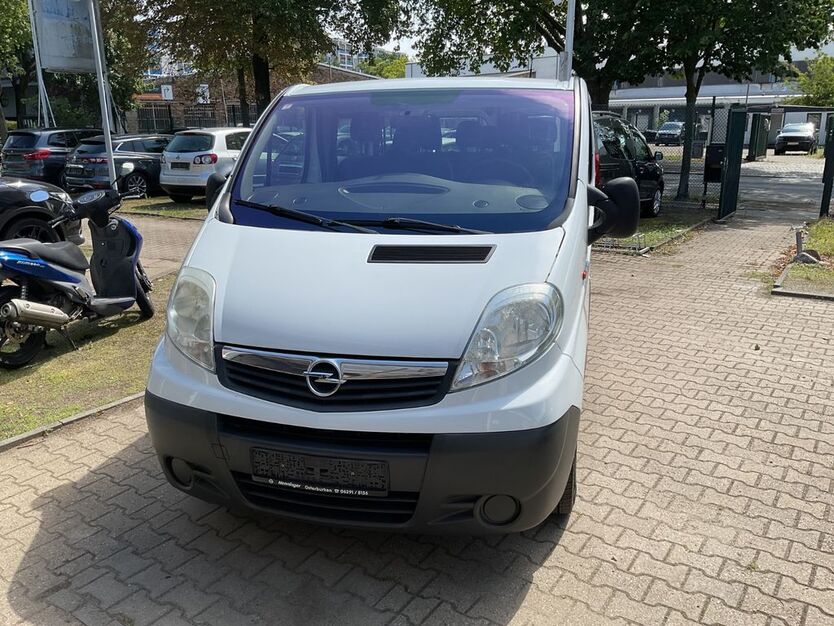 Opel Vivaro 141.000 km 10.900 € Berlin 13509