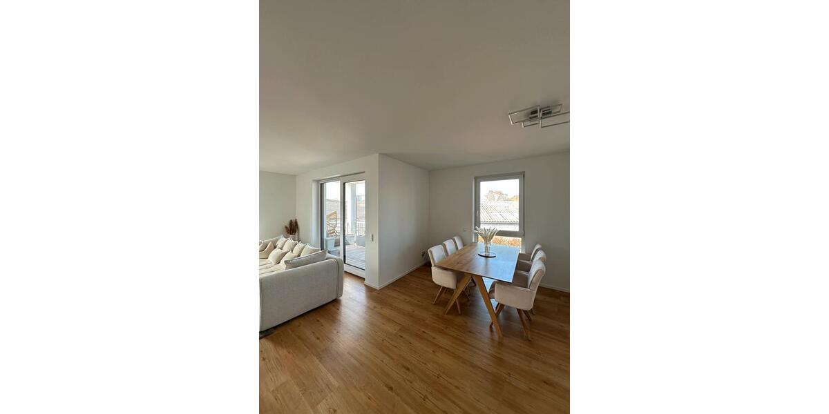 Etagenwohnung Wolmirstedt - 3.5 Zimmer, 102 m&sup2;, 1.267&euro; | Angebot:26602660