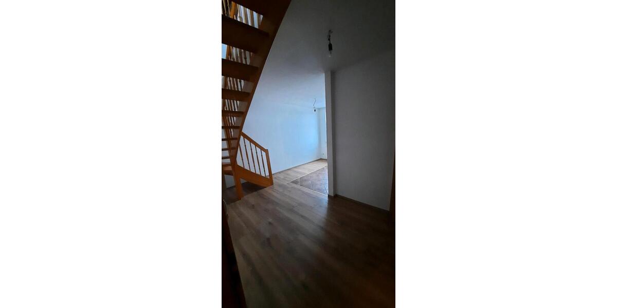 Etagenwohnung Schkopau - 2 Zimmer, 69 m&sup2;, 665&euro; | Angebot:25310109