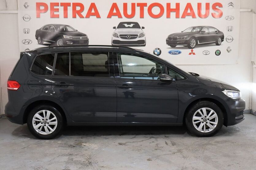 VW Touran 160.000 km 19.499 € Berlin 12099