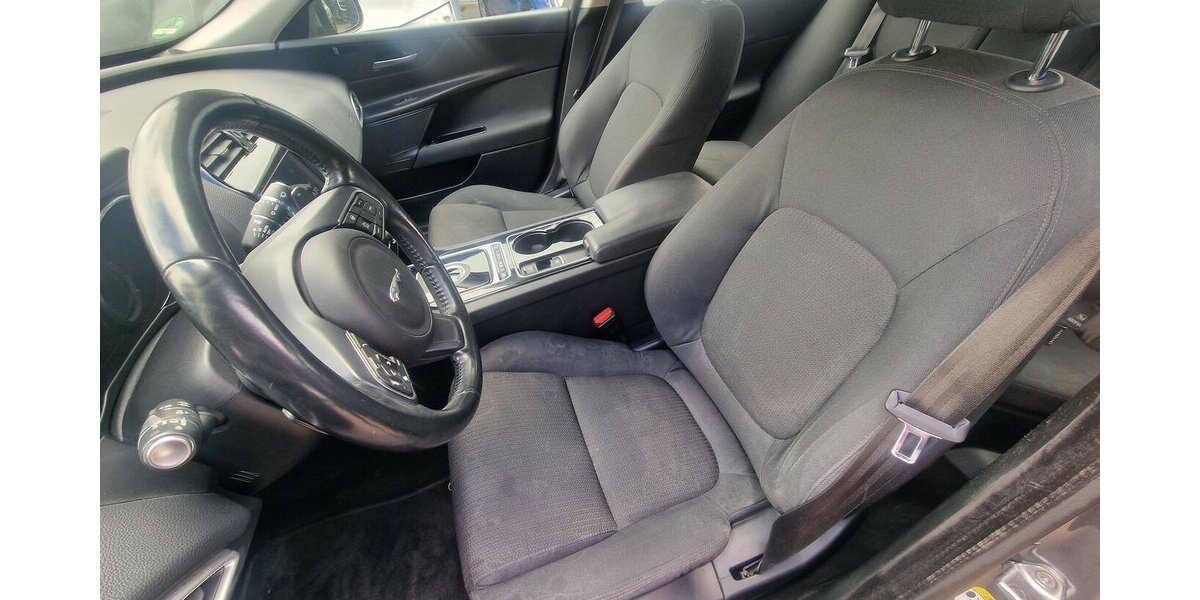 Jaguar XE Pure Klima Navi Kamera 225.000 km 7.998 &euro; Landau 76829