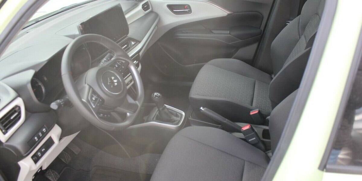 Suzuki Swift 1.2 Dualjet Hybrid 61 kW Comfort+ 9.800 km 16.990 &euro; Fürth 90763