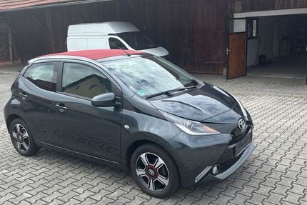 Toyota Aygo (X) 88.215 km 7.900 &euro; Kirchroth 94356