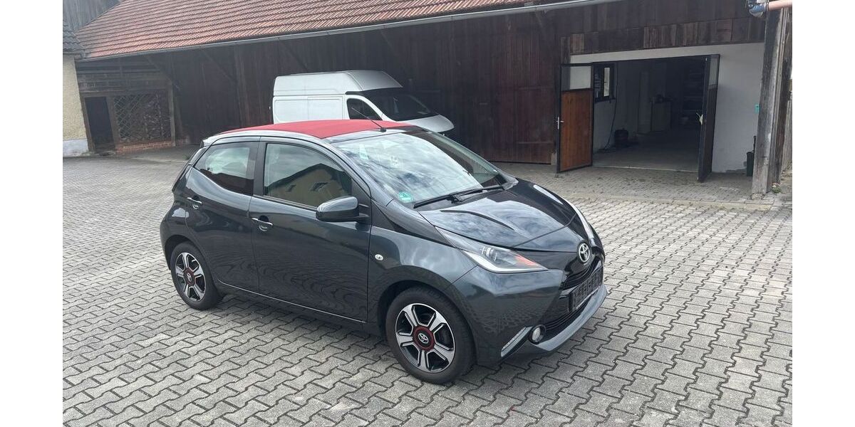 Toyota Aygo (X) 88.215 km 7.900 &euro; Kirchroth 94356