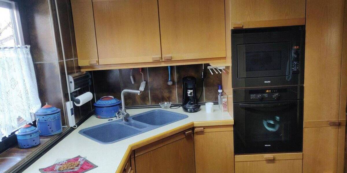 Modernes Einfamilienhaus mit ELW, offenem Kamin und großem Balkon - großzügig und lichtdurchflutet 4 zimmer