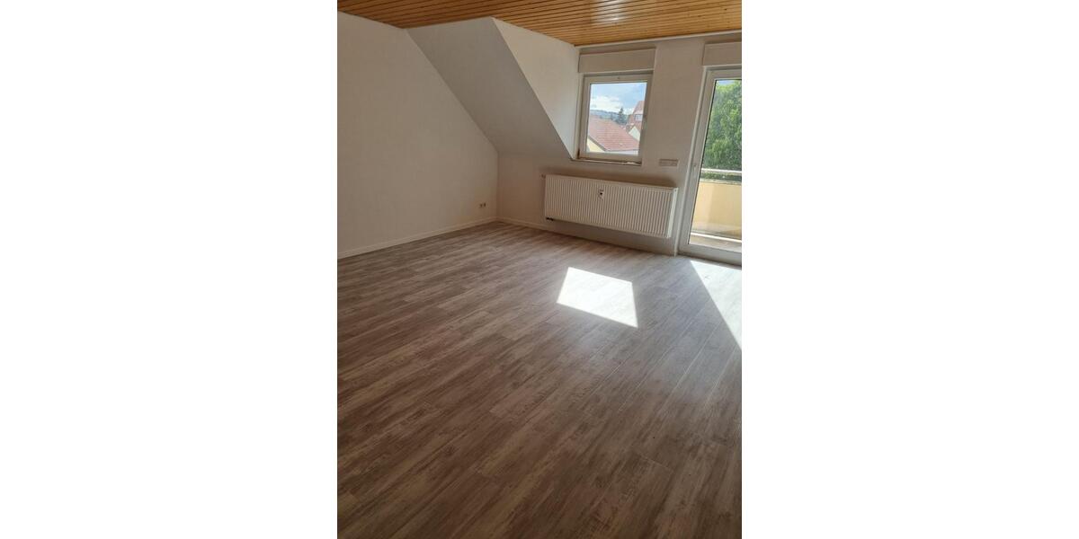 zentrale, sanierte 3 Zimmer Wohnung mit Balkon und Stellpaltz 3 zimmer