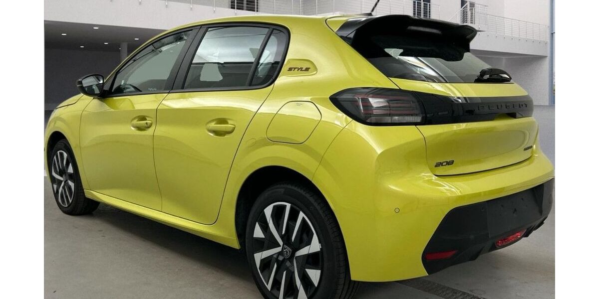Peugeot 208 10.300 km 17.850 &euro; Wadgassen 66787