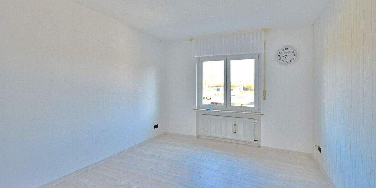 Mehrfamilienhaus, Wohnhaus Hofgeismar / Hombressen Hombressen - 9 Zimmer, 245 m&sup2;, 330.000&euro; | Angebot:25246013