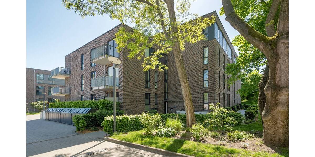 Schöne und moderne 3-Zimmer-Terrassenwohnung (Neubaucharakter) mit Terrasse in zentraler, aber ruhiger und grüner Lage von Hamburg-Eißendorf! 3 zimmer