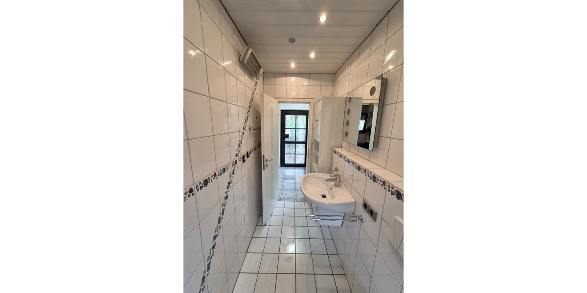 Gepflegte, großzügige 2-Etagen-Wohnung mit Kamin & Carport zu vermieten – wohnen wie im eigenen Haus 5 zimmer