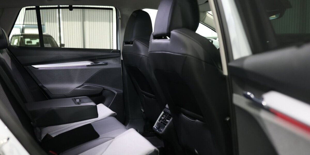 Skoda Enyaq IV 80 LOFT / LEDER, MATRIX-LED, WÄRMEPUMPE 99.000 km 29.444 &euro; Hamm 59077