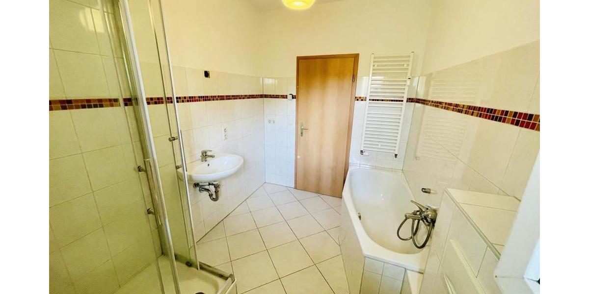 Familien willkommen! 4 R.-Wohnung mit West-Balkon, Wanne, Dusche und Hausgarten in Gera-Debschwitz! - Etagenwohnung Gera Debschwitz | Angebot:26876557