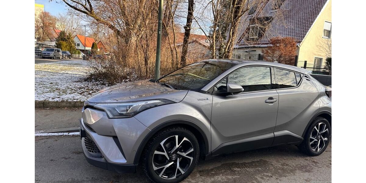 Toyota C-HR 141.000 km 15.000 &euro; München 81249