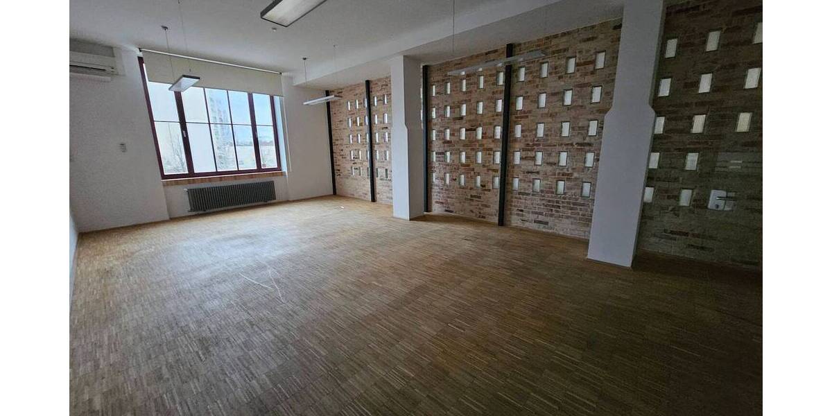 Gewerbeobjekt Halle Lutherplatz - 7 Zimmer, 908 m&sup2;, 9.536&euro; | Angebot:26029558