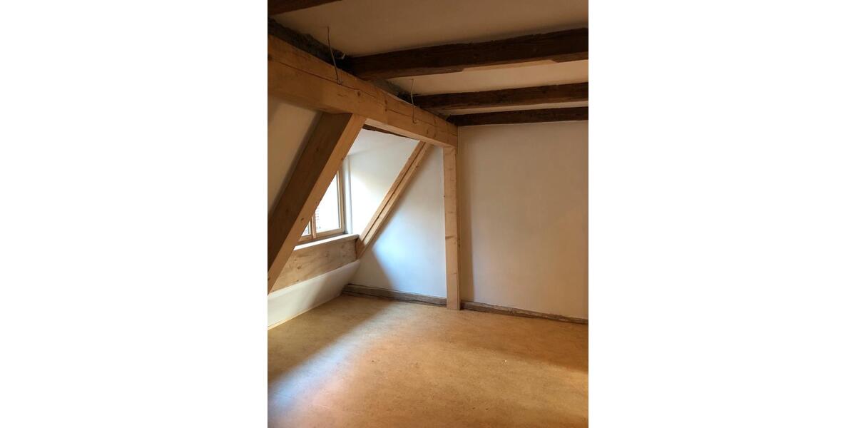 Dachgeschoßwohnung Weinsberg - 4 Zimmer, 120 m&sup2;, 1.600&euro; | Angebot:26254420