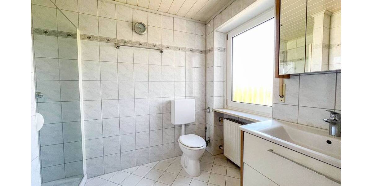 Einfamilienhaus Neuötting - 8 Zimmer, 229 m&sup2;, 660.000&euro; | Angebot:26541162