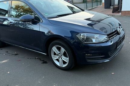 VW Golf 139.000 km 8.300 &euro; Wetter 35083