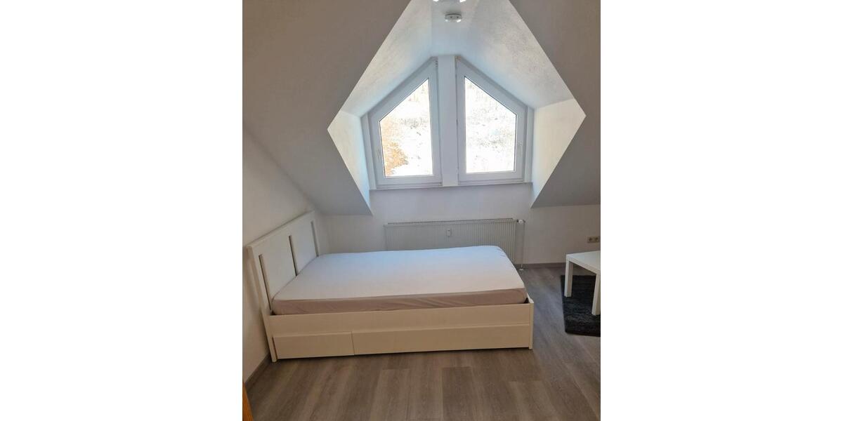 Dachgeschoßwohnung Siegen Weidenau - 1 Zimmer, 24 m&sup2;, 370&euro; | Angebot:25333136