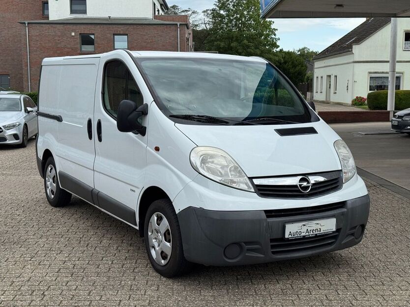 Opel Vivaro 214.000 km 3.999 € Stadland 26935