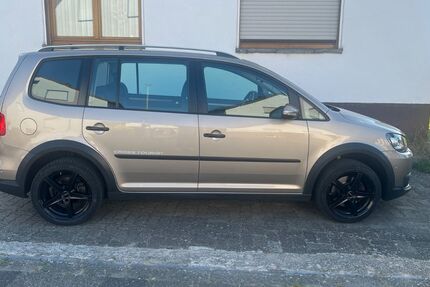 VW Touran 158.000 km 11.300 &euro; Hördt 76771