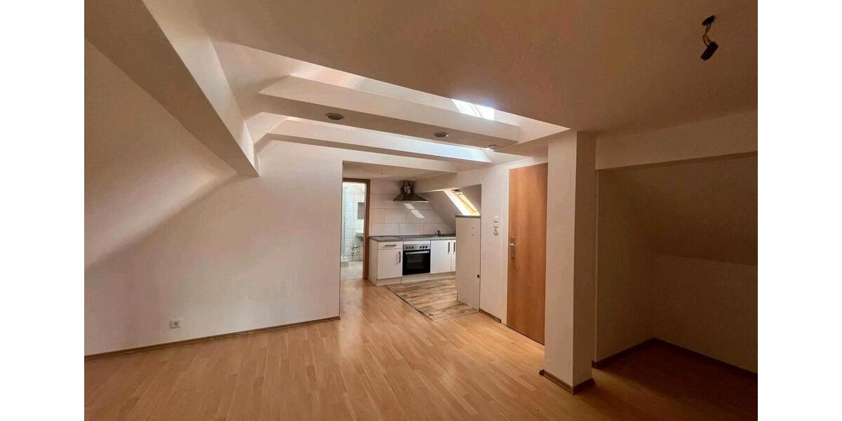 Dachgeschoßwohnung Rotenburg an der Fulda - 3 Zimmer, 80 m&sup2;, 500&euro; | Angebot:26132848