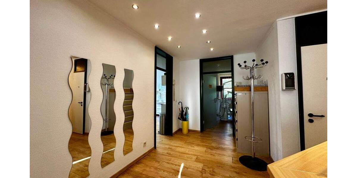 Gewerbeeinheit mit Potential - frei werdend zum 01.04.2026 5 zimmer