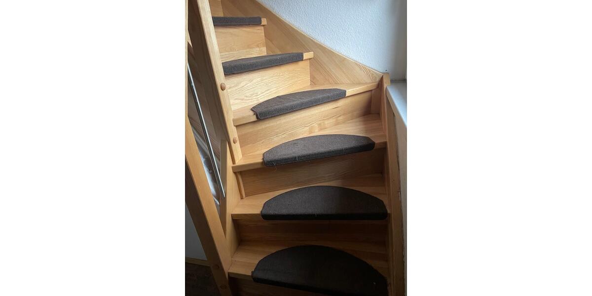 Wohnhaus renovierungsbedürftig mit großem Garten. Kaltmiete 6 zimmer