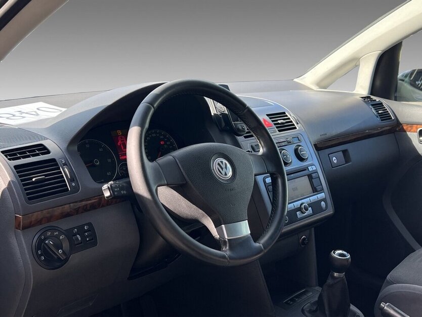Touran Highline Navi Klima Standhzg. PDC Tempom