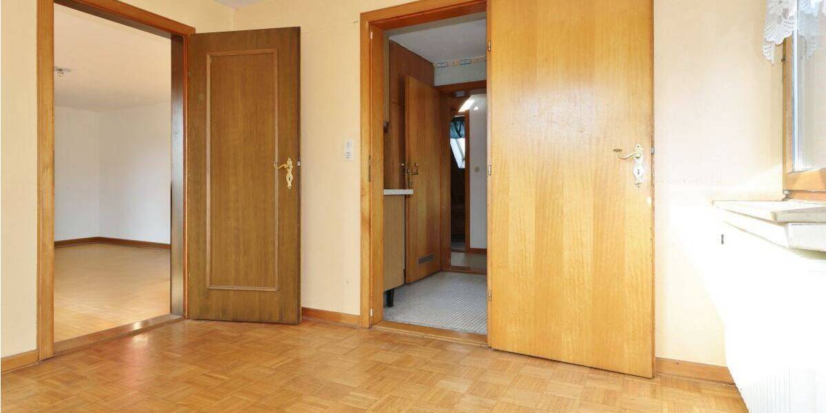 Mehrfamilienhaus, Wohnhaus Zetel Neuenburg - 6 Zimmer, 135 m&sup2;, 295.000&euro; | Angebot:26825651