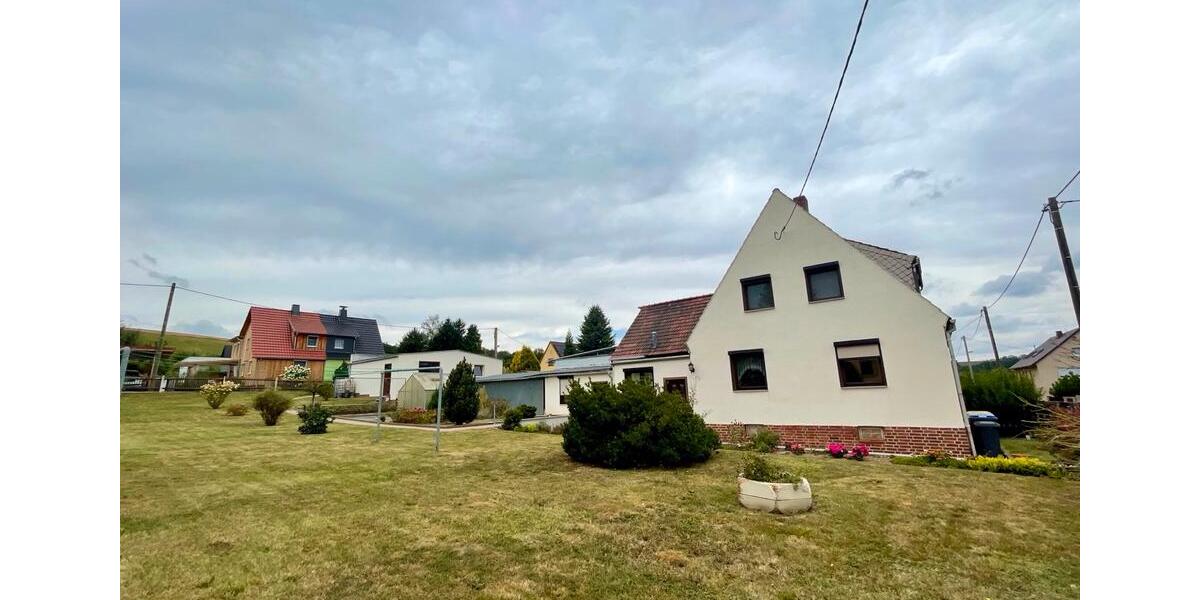 Hübsche Doppelhaushälfte mit großzügigem Grundstück 4 zimmer