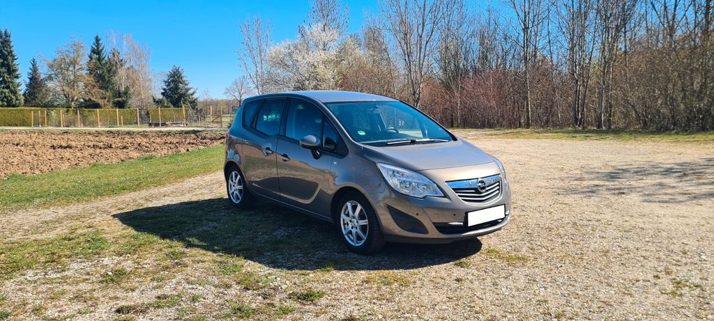 Opel Meriva 99.500 km 3.700 &euro; München 81241