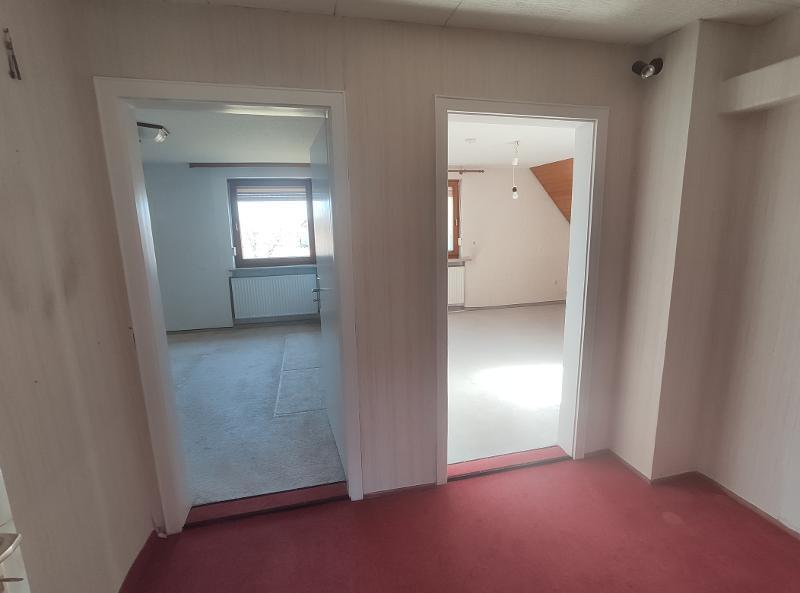 Einfamilienhaus mit Garage und Garten