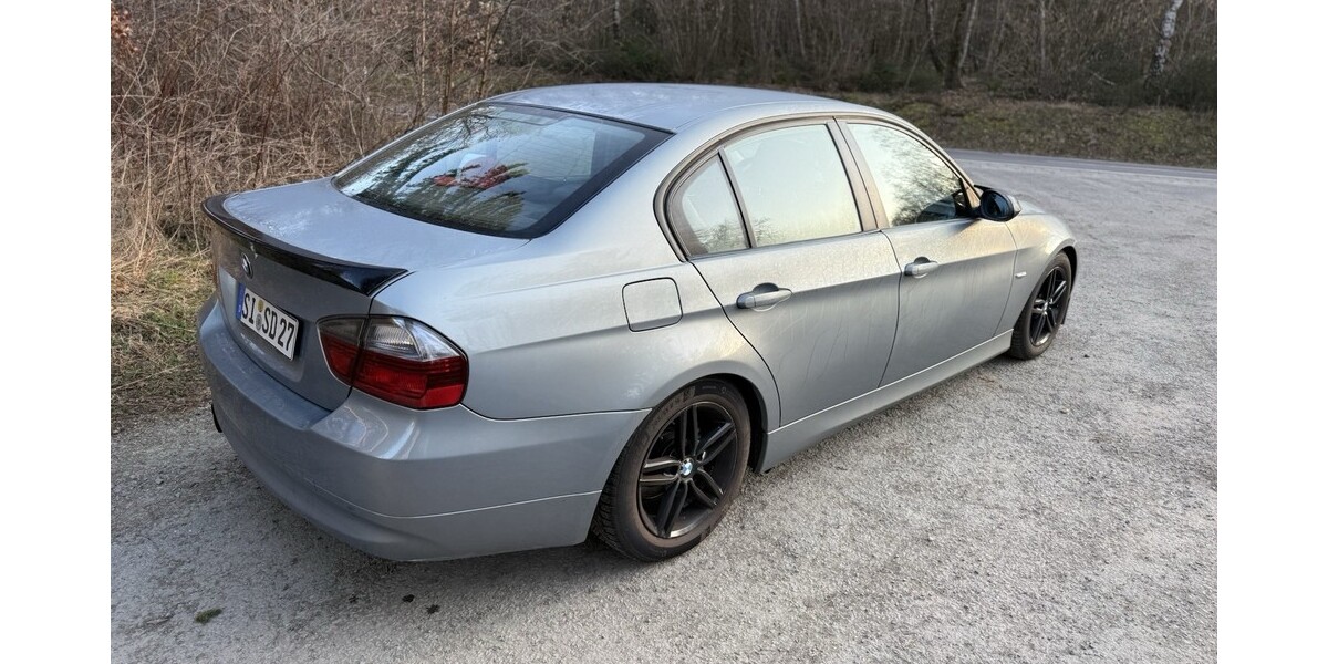 BMW E90 226.000 km 2.950 &euro; Siegen 57072