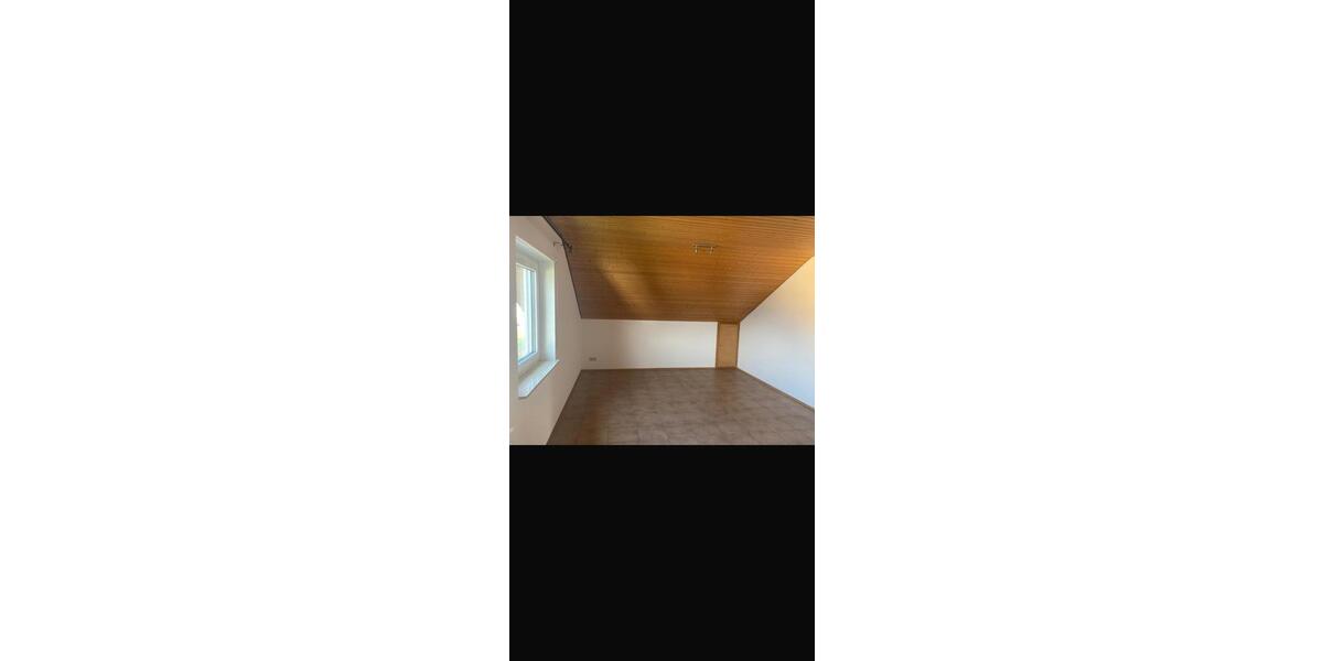 Dachgeschoßwohnung Ottersweier - 2 Zimmer, 70 m&sup2;, 540&euro; | Angebot:26268859
