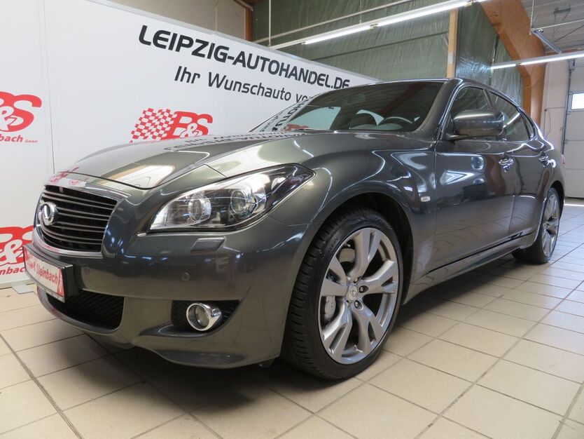 INFINITI Q70 144.689 km 15.274 € Frohburg 04654