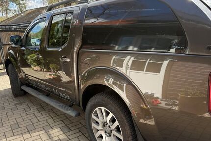 Nissan Navara 185.000 km 16.200 &euro; Petershagen 15370