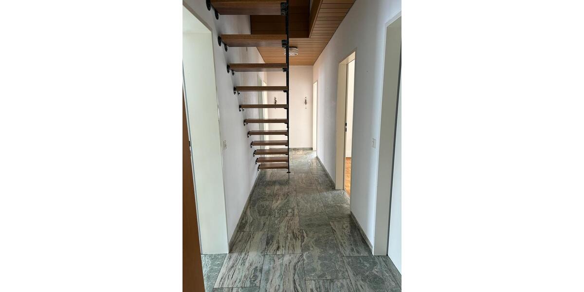 Etagenwohnung Halsenbach - 6 Zimmer, 165 m&sup2;, 990&euro; | Angebot:25755116