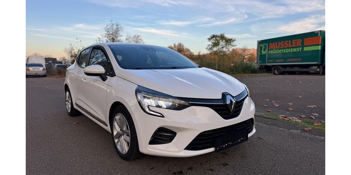 Renault Clio 93.000 km 12.900 &euro; Lahr 77933