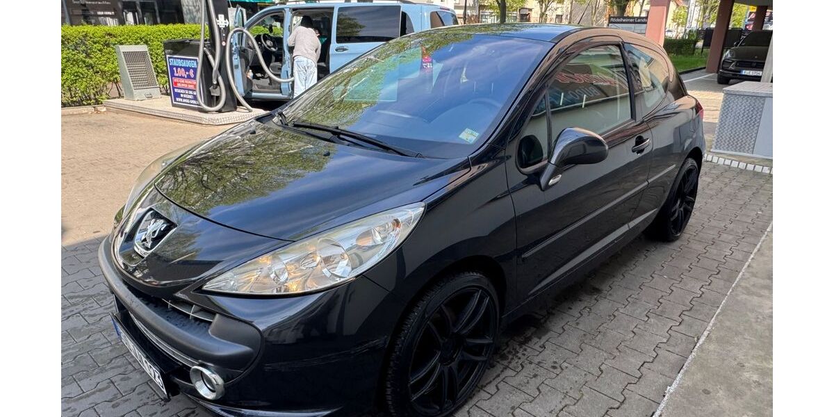 Peugeot 207 149.077 km 2.199 &euro; Frankfurt 60487