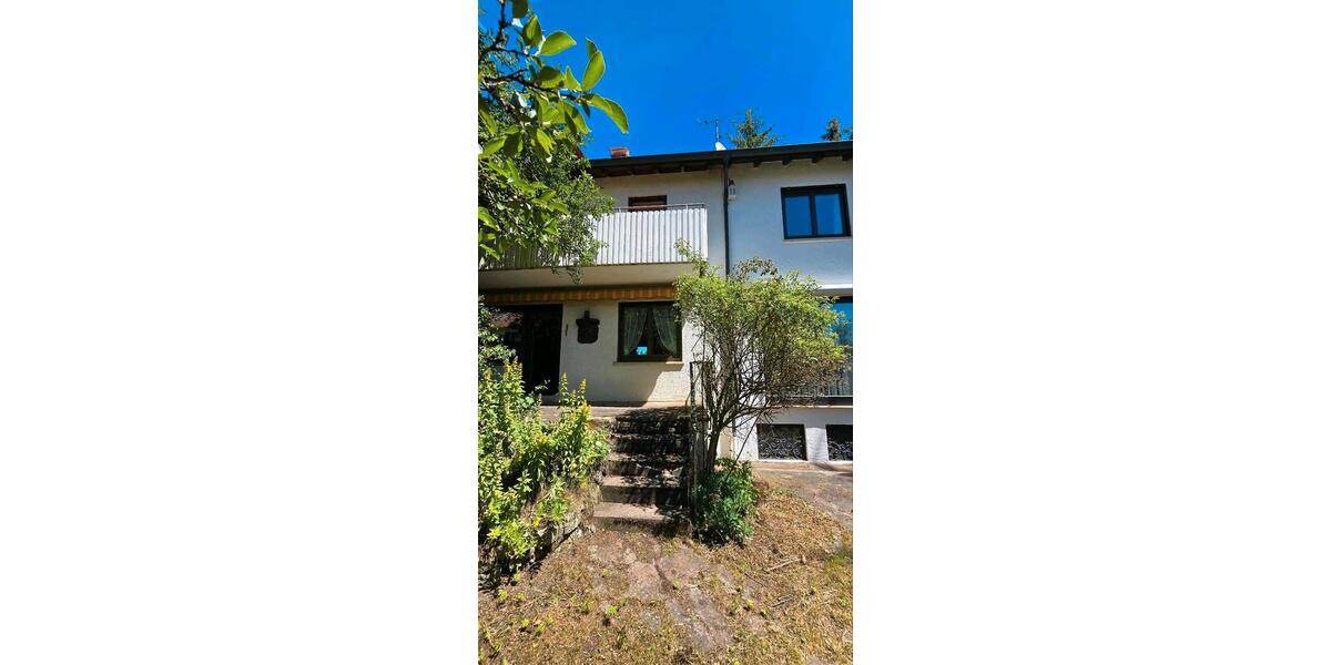 Reihenhaus Trossingen - 8 Zimmer, 192 m&sup2;, 490.000&euro; | Angebot:26906853
