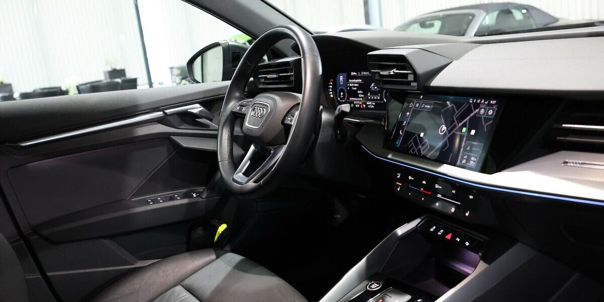 Audi A3 LIMOUSINE 30 TFSI S-LINE MATRIX, VOLL-LEDER 60.000 km 24.933 &euro; Hamm 59077