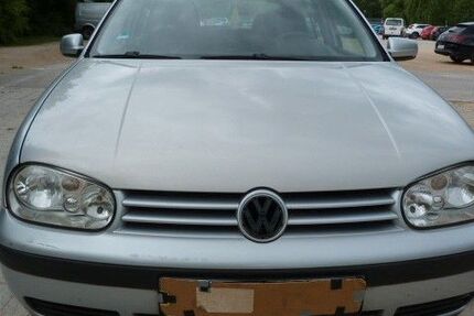 VW Golf 98.000 km 2.700 &euro; Tuttlingen 78532