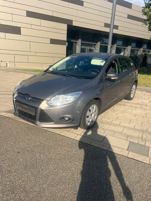 Ford Focus 129.000 km 5.499 € Massenbachhausen 74252