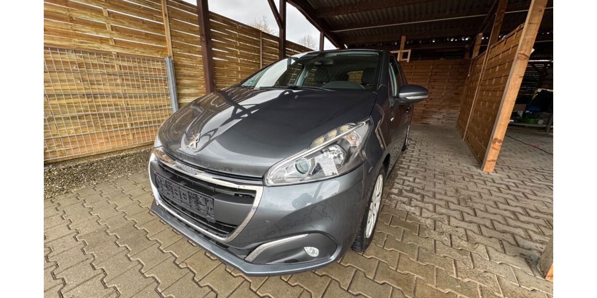 Peugeot 208 78.154 km 5.490 &euro; Simmelsdorf 91245