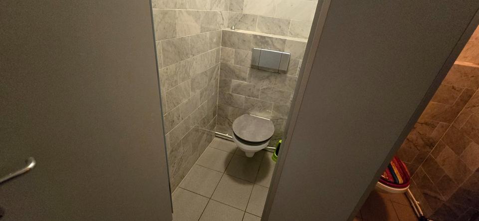 Erdgeschoßwohnung Rostock - 6 Zimmer, 150 m&sup2;, 150&euro; | Angebot:25806565