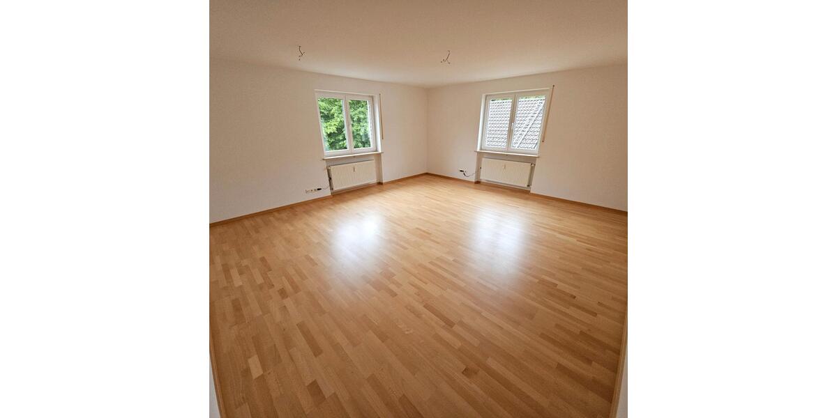 Etagenwohnung Deggendorf - 4 Zimmer, 115 m&sup2;, 1.100&euro; | Angebot:26413727