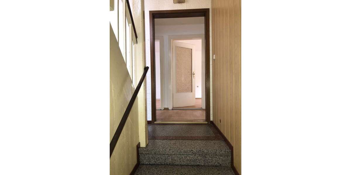 ++Doppelhaushälfte mit Entwicklungspotential in Döllnitz++ 7 zimmer