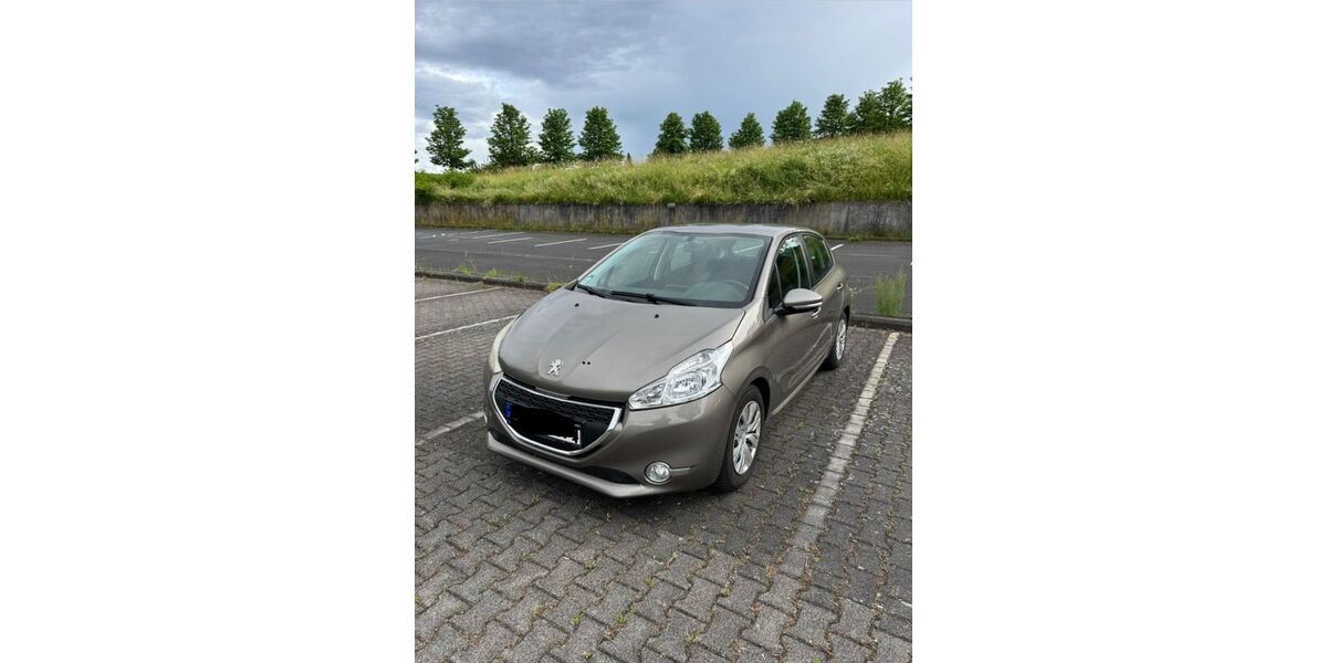Peugeot 208 130.000 km 4.600 &euro; Lahnstein 56112