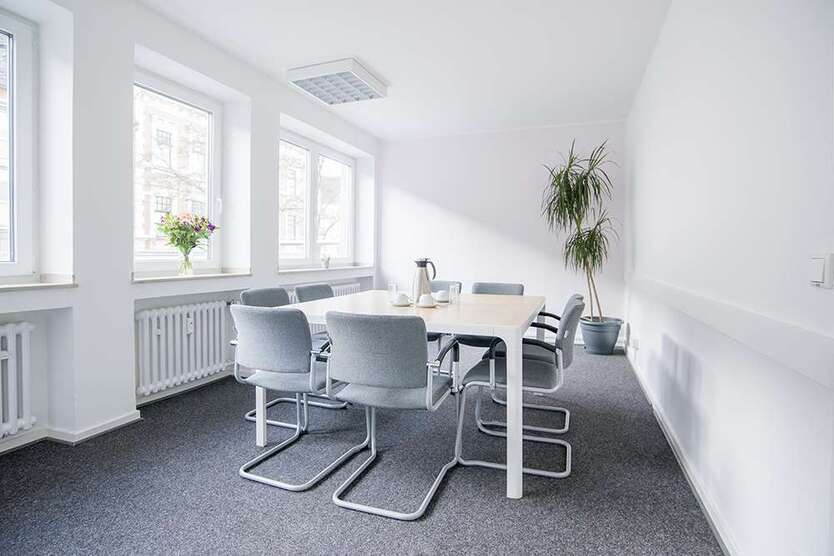 Büro in Düsseldorf 798 € 27 m²